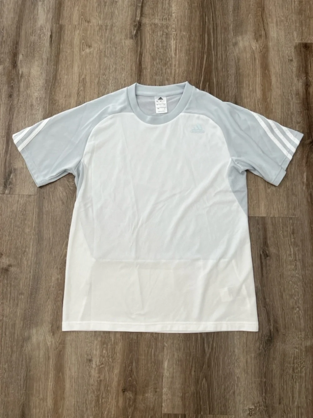 NWOT adidas Short Sleeve Athletic Tee with Three Stripes - Picture 6 of 6